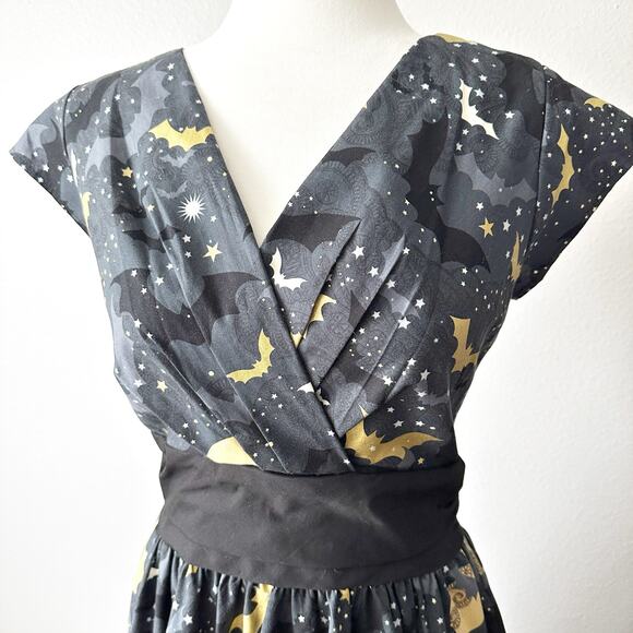 Folter Gone Batty Gothic Retro Style Fit n Flare Dress Women’s Size Medium NEW - Picture 4 of 14